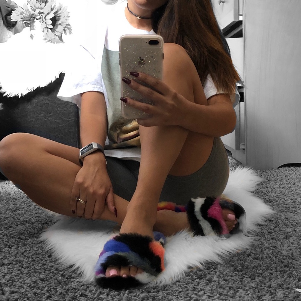 💕Restock💕 slippers /sandals/ house shoes - Picture 2 of 7